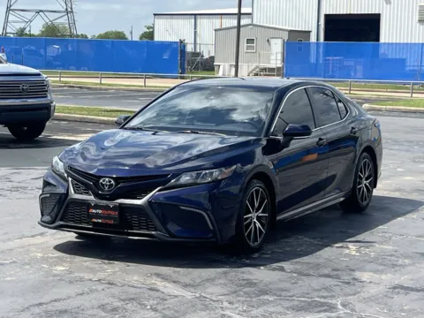 More photos of 2022 Toyota Camry SE at Auto Boutique Texas, TX