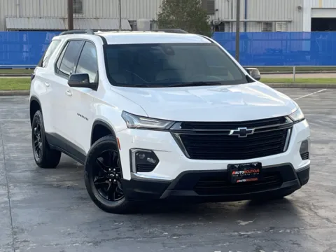 Photos of 2022 Chevrolet Traverse LS for sale in Alvin, TX at Auto Boutique Texas