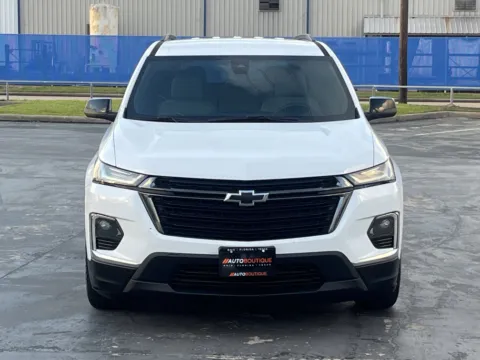 More photos of 2022 Chevrolet Traverse LS at Auto Boutique Texas, TX