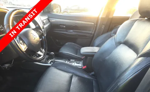 More photos of 2020 Mitsubishi Outlander SE at Auto Boutique Texas, TX