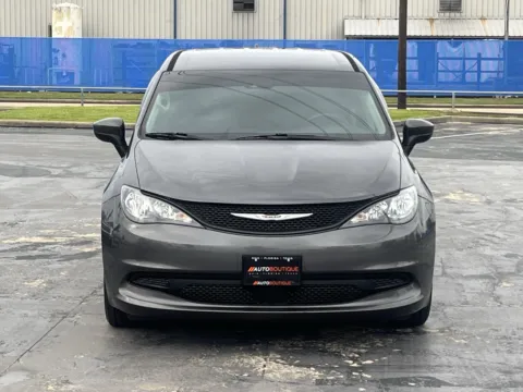 More photos of 2021 Chrysler Voyager LX at Auto Boutique Texas, TX