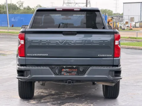 More photos of 2021 Chevrolet Silverado 1500 Custom at Auto Boutique Texas, TX