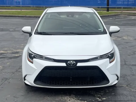 More photos of 2021 Toyota Corolla LE at Auto Boutique Texas, TX