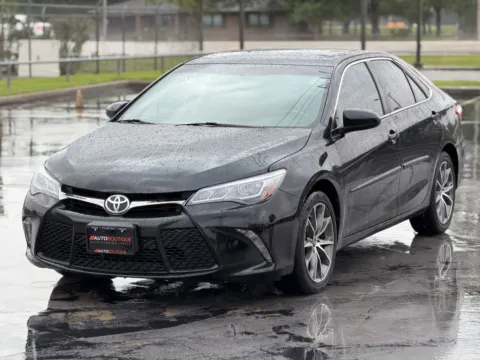 Another view of 2016 Toyota Camry XSE for sale in Alvin, TX at Auto Boutique Texas