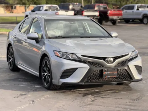 Photos of 2019 Toyota Camry SE for sale in Alvin, TX at Auto Boutique Texas