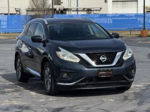 Photos of 2017 Nissan Murano SL for sale in Alvin, TX at Auto Boutique Texas