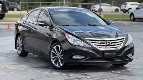 Black 2013 HYUNDAI SONATA SE/ Limited for sale in Alvin, TX