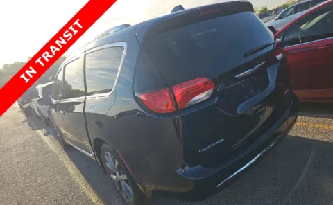 More photos of 2017 Chrysler Pacifica Limited at Auto Boutique Texas, TX