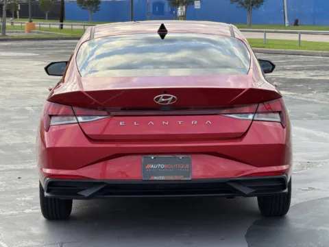 More photos of 2021 Hyundai Elantra SE at Auto Boutique Texas, TX