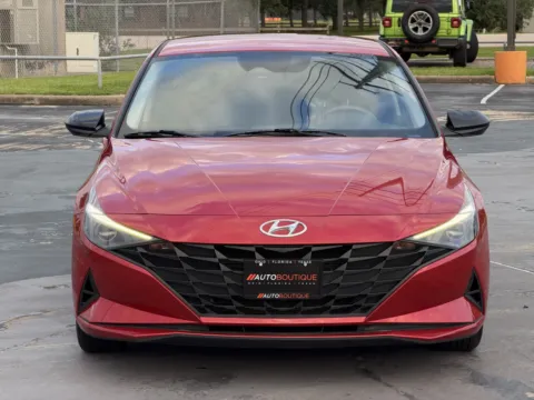 More photos of 2021 Hyundai Elantra SE at Auto Boutique Texas, TX