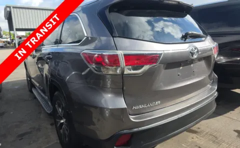 More photos of 2016 Toyota Highlander XLE at Auto Boutique Texas, TX