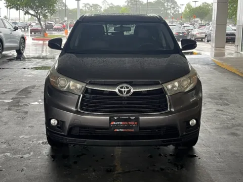 Another view of 2016 Toyota Highlander XLE for sale in Alvin, TX at Auto Boutique Texas