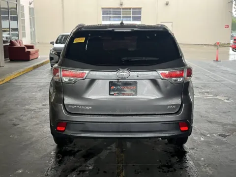 More photos of 2016 Toyota Highlander XLE at Auto Boutique Texas, TX
