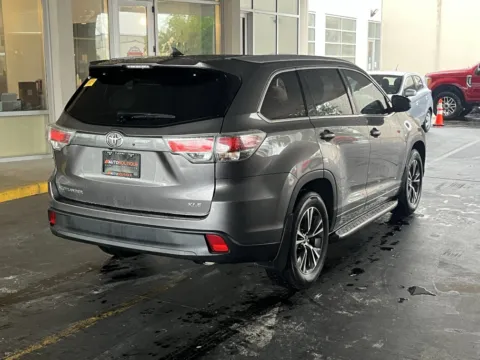 More photos of 2016 Toyota Highlander XLE at Auto Boutique Texas, TX