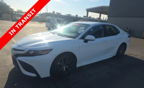 White 2021 Toyota Camry SE Nightshade for sale in Alvin, TX