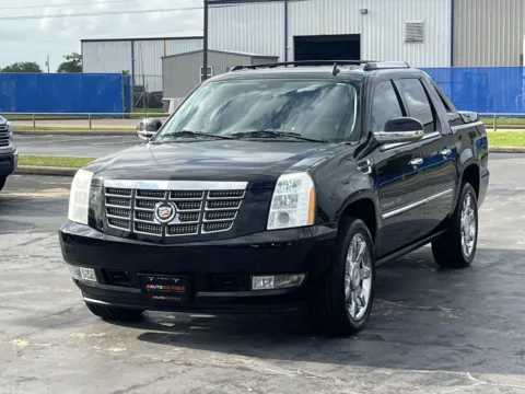 Another view of 2013 CADILLAC ESCALADE E Premium for sale in Alvin, TX at Auto Boutique Texas