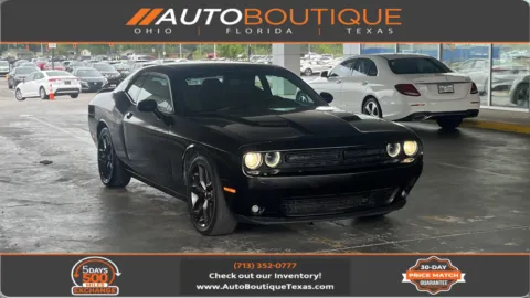Black 2019 Dodge Challenger SXT for sale in Alvin, TX