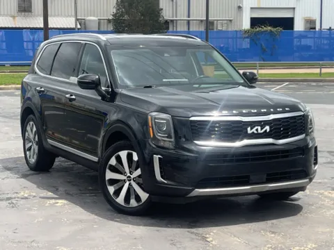 Photos of 2022 Kia Telluride S for sale in Alvin, TX at Auto Boutique Texas