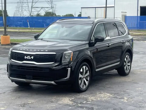 Another view of 2022 Kia Telluride S for sale in Alvin, TX at Auto Boutique Texas