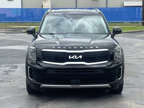 More photos of 2022 Kia Telluride S at Auto Boutique Texas, TX