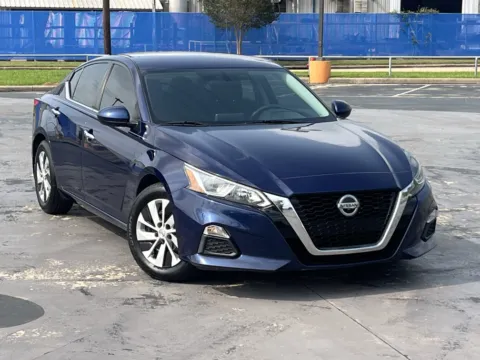 Photos of 2020 Nissan Altima 2.5 S for sale in Alvin, TX at Auto Boutique Texas