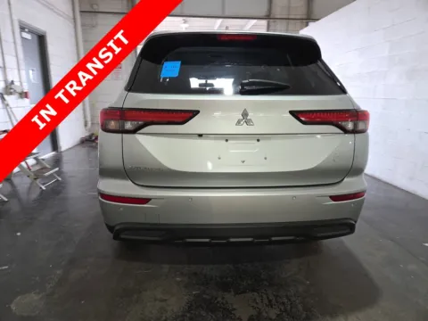More photos of 2022 Mitsubishi Outlander ES at Auto Boutique Texas, TX