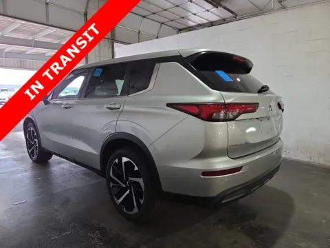 More photos of 2022 Mitsubishi Outlander ES at Auto Boutique Texas, TX