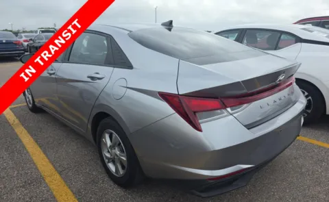 More photos of 2021 Hyundai Elantra SE at Auto Boutique Texas, TX