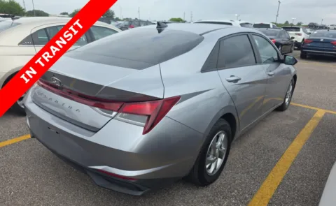 More photos of 2021 Hyundai Elantra SE at Auto Boutique Texas, TX