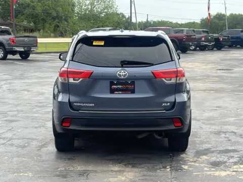 More photos of 2019 Toyota Highlander XLE at Auto Boutique Texas, TX