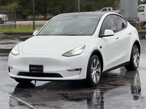 Another view of 2022 Tesla Model Y Long Range for sale in Alvin, TX at Auto Boutique Texas