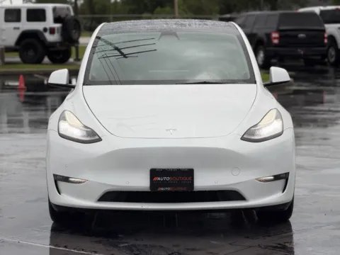 More photos of 2022 Tesla Model Y Long Range at Auto Boutique Texas, TX
