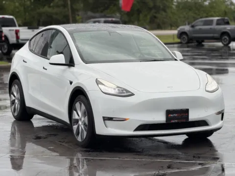Photos of 2022 Tesla Model Y Long Range for sale in Alvin, TX at Auto Boutique Texas