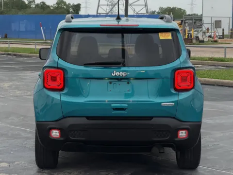 More photos of 2021 Jeep Renegade Latitude at Auto Boutique Texas, TX