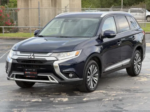 Another view of 2020 Mitsubishi Outlander SE for sale in Alvin, TX at Auto Boutique Texas