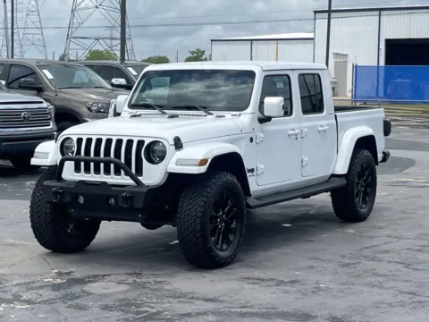 Another view of 2021 JEEP GLADIATOR High Altitude for sale in Alvin, TX at Auto Boutique Texas