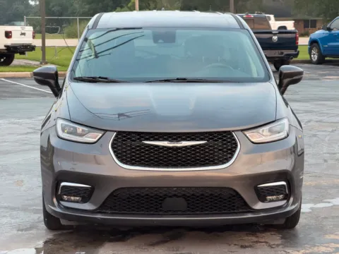 More photos of 2023 Chrysler Pacifica Touring L at Auto Boutique Texas, TX