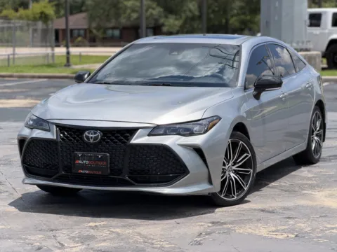 Another view of 2019 Toyota Avalon XSE for sale in Alvin, TX at Auto Boutique Texas