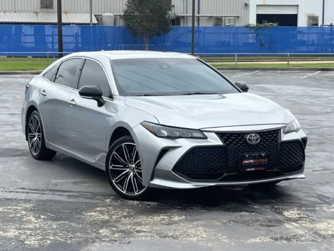 Photos of 2019 Toyota Avalon XSE for sale in Alvin, TX at Auto Boutique Texas