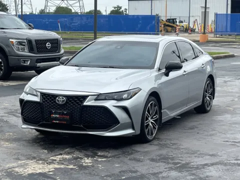 Another view of 2019 Toyota Avalon XSE for sale in Alvin, TX at Auto Boutique Texas