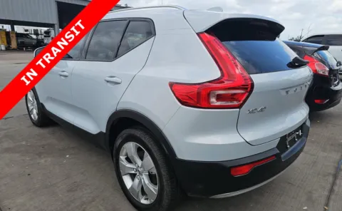 More photos of 2021 Volvo XC40 Momentum at Auto Boutique Texas, TX