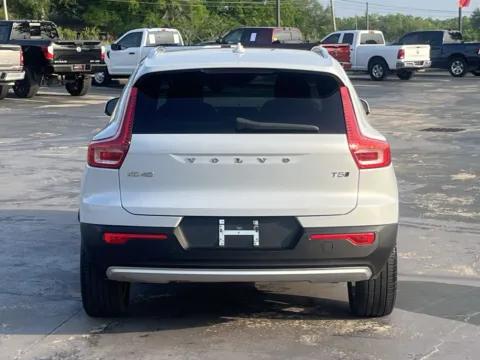 More photos of 2021 Volvo XC40 Momentum at Auto Boutique Texas, TX