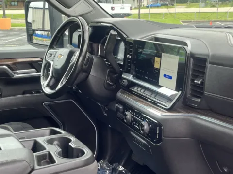Another view of 2024 CHEVROLET SILVERADO LT for sale in Alvin, TX at Auto Boutique Texas