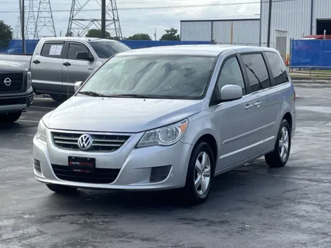 Another view of 2010 Volkswagen Routan SE for sale in Alvin, TX at Auto Boutique Texas