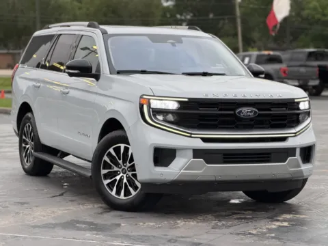 Photos of 2025 Ford Expedition Platinum for sale in Alvin, TX at Auto Boutique Texas
