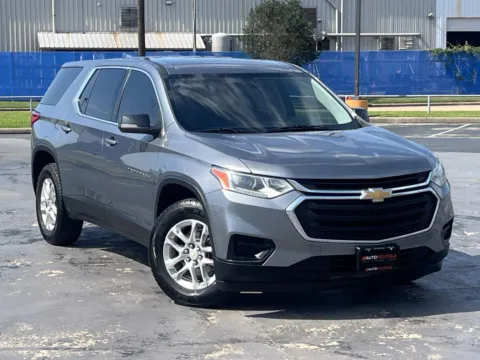 Photos of 2021 Chevrolet Traverse LS for sale in Alvin, TX at Auto Boutique Texas