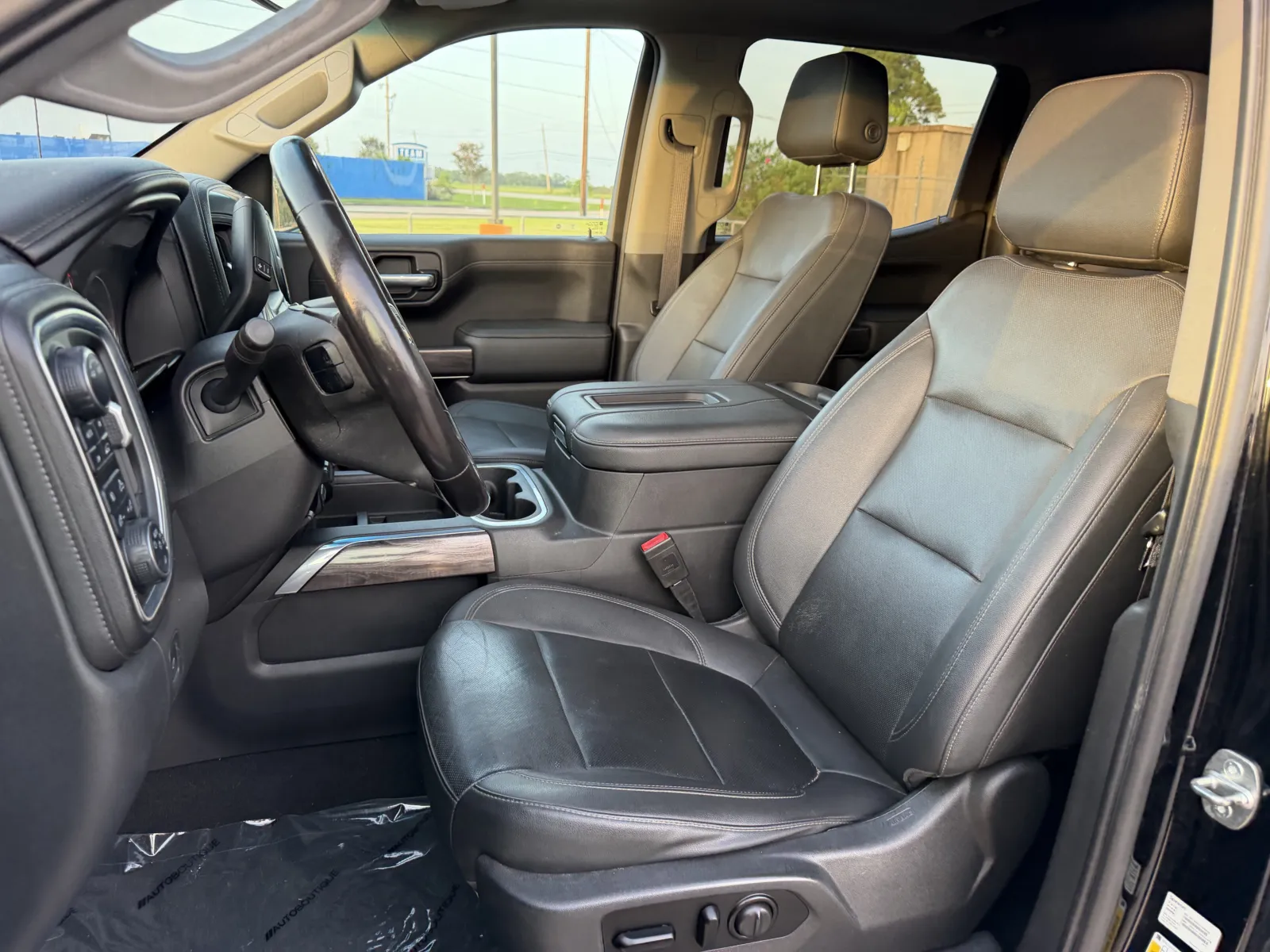 Chevrolet Silverado photo 23