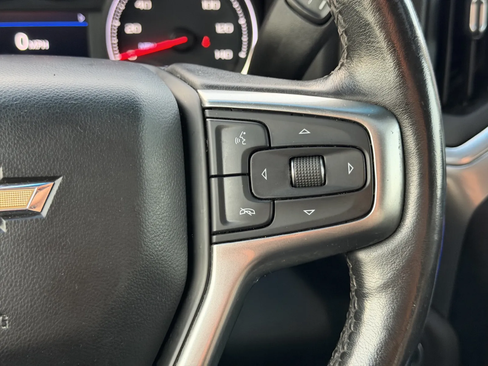 Chevrolet Silverado photo 16