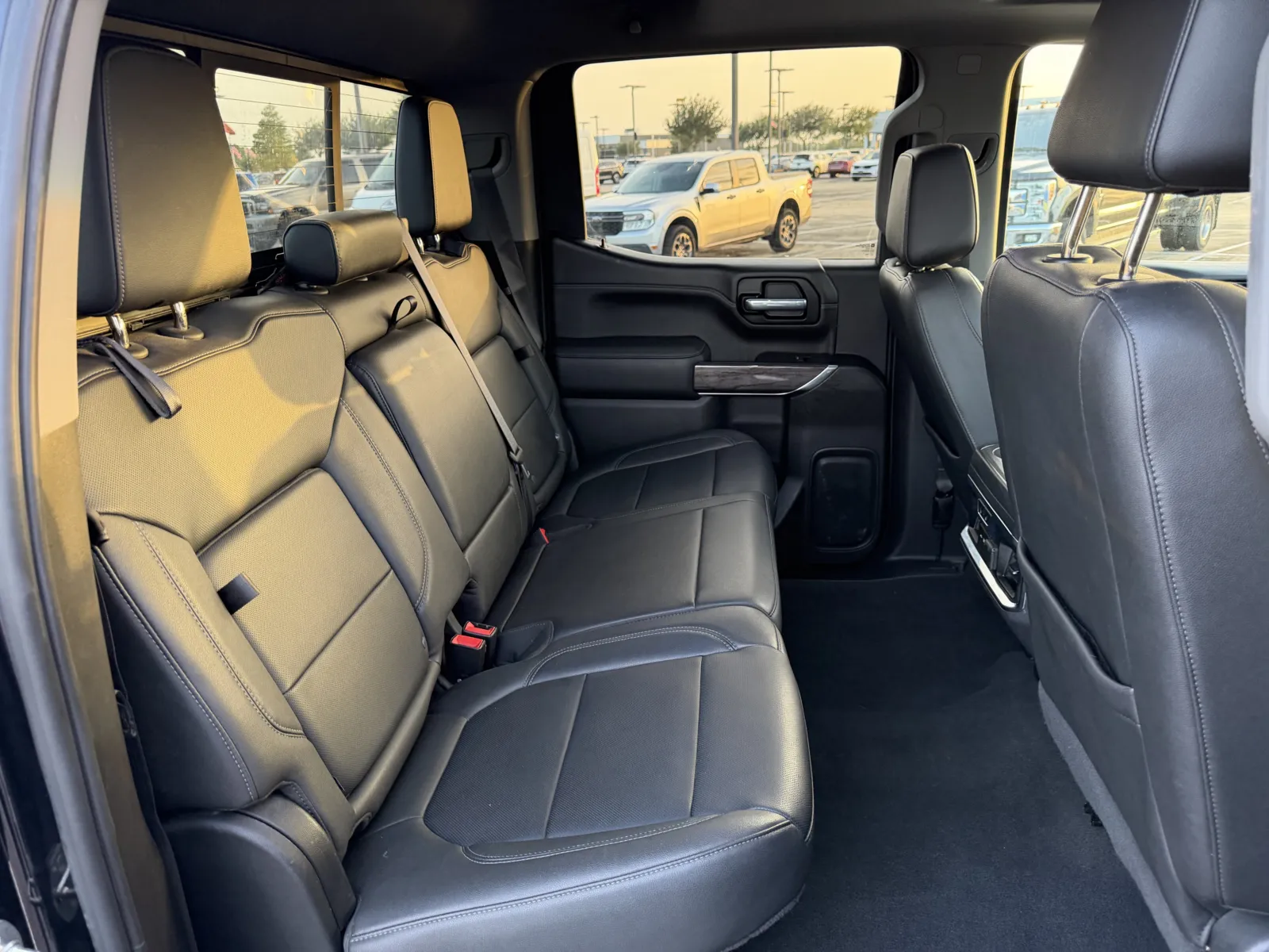 Chevrolet Silverado photo 25