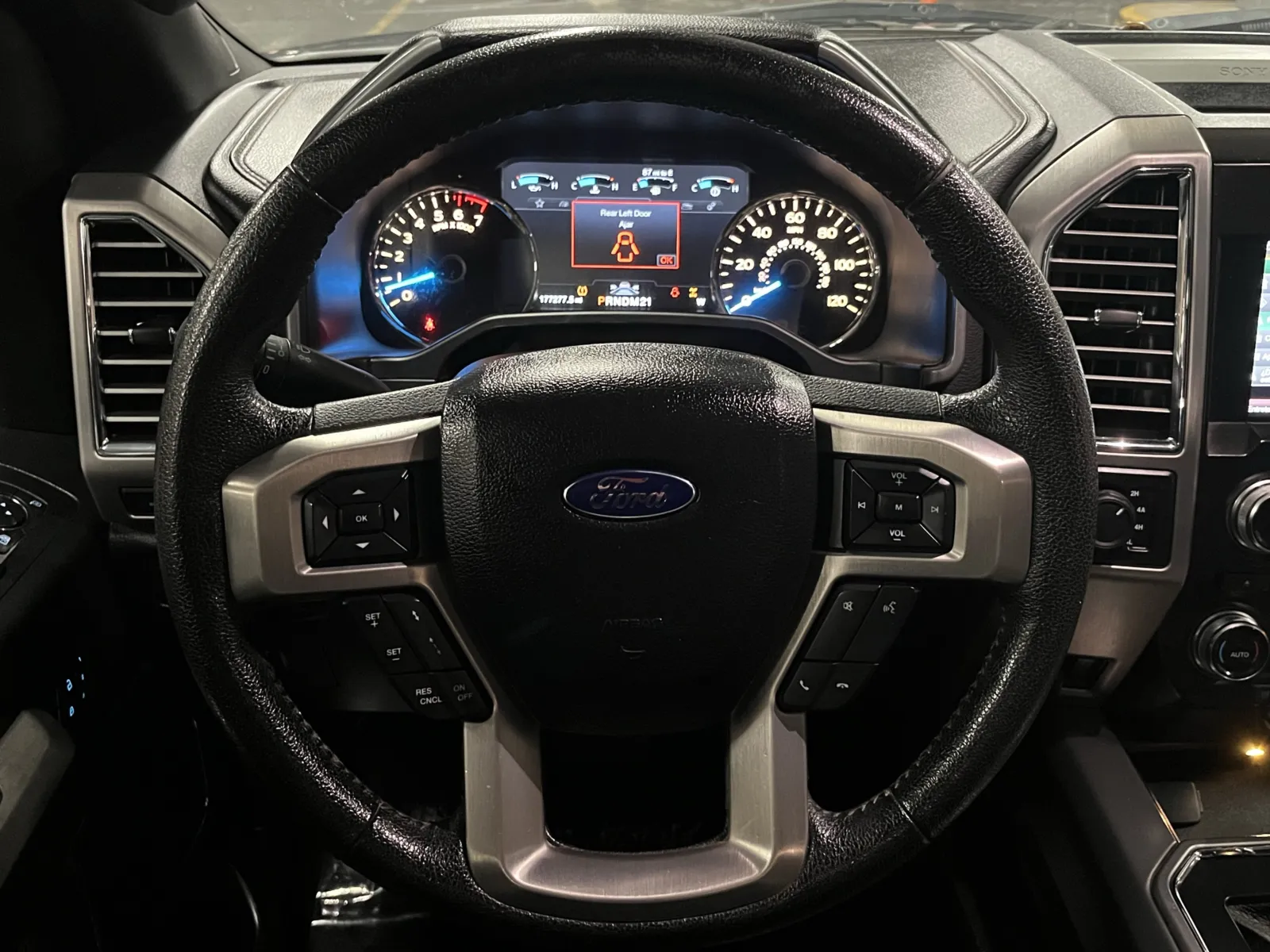2015 Ford F-150 Platinum - Photo 15